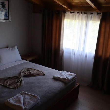 Bujtina Anlu Hotel Nepravishte Exterior photo